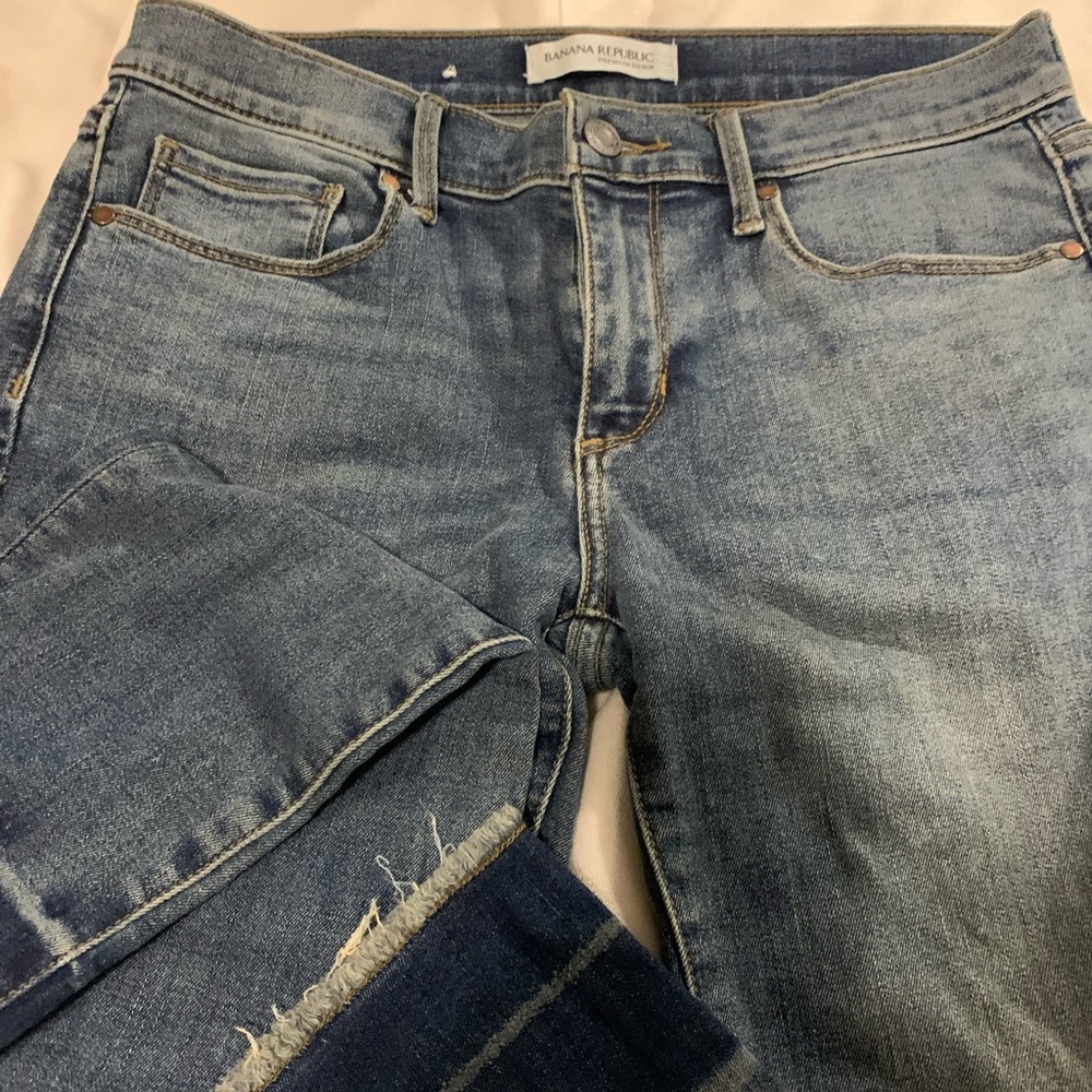Banana Republic skinny ankle jeans with frayed bottom 27